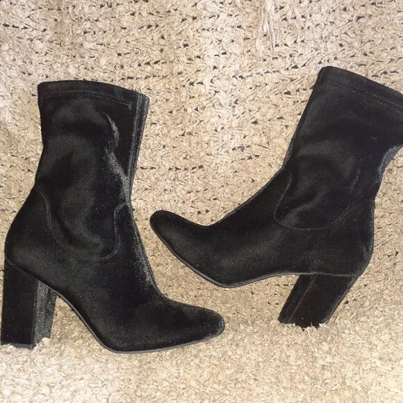 KENNETH COLE-ALYSSA BLACK Velvet Heel Boots - Picture 1 of 6